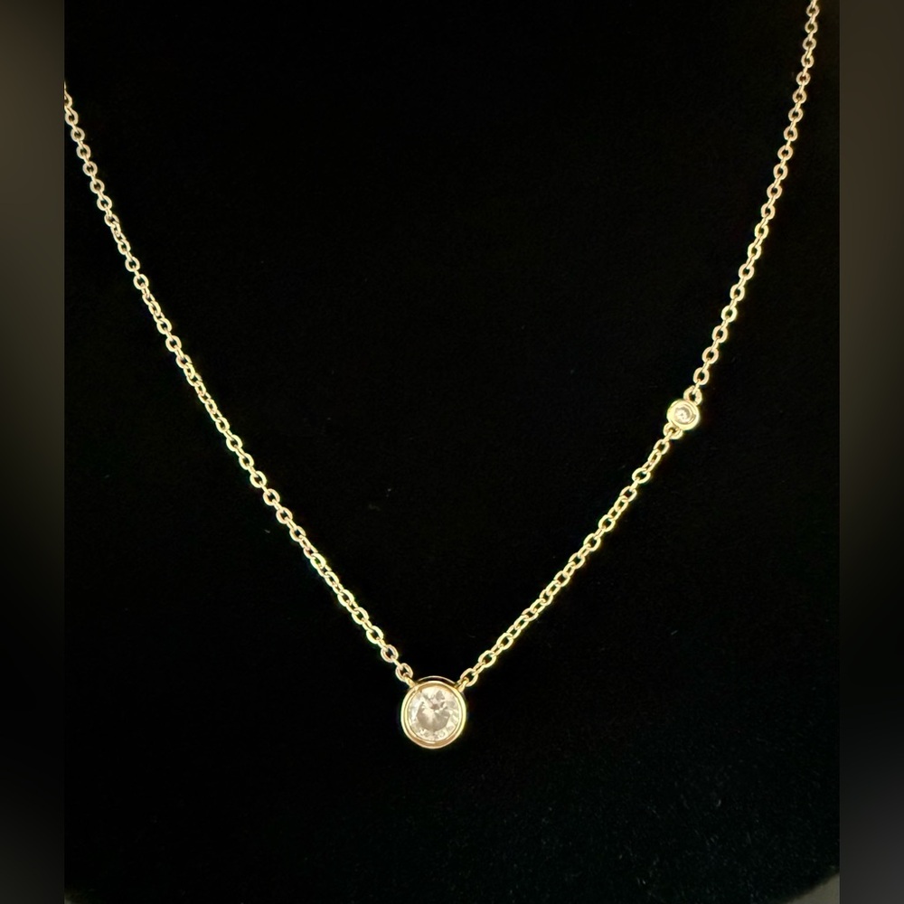 CZ KennethJayLane.Sought after
bezel set CZ necklace.❤️ Gift Boxed